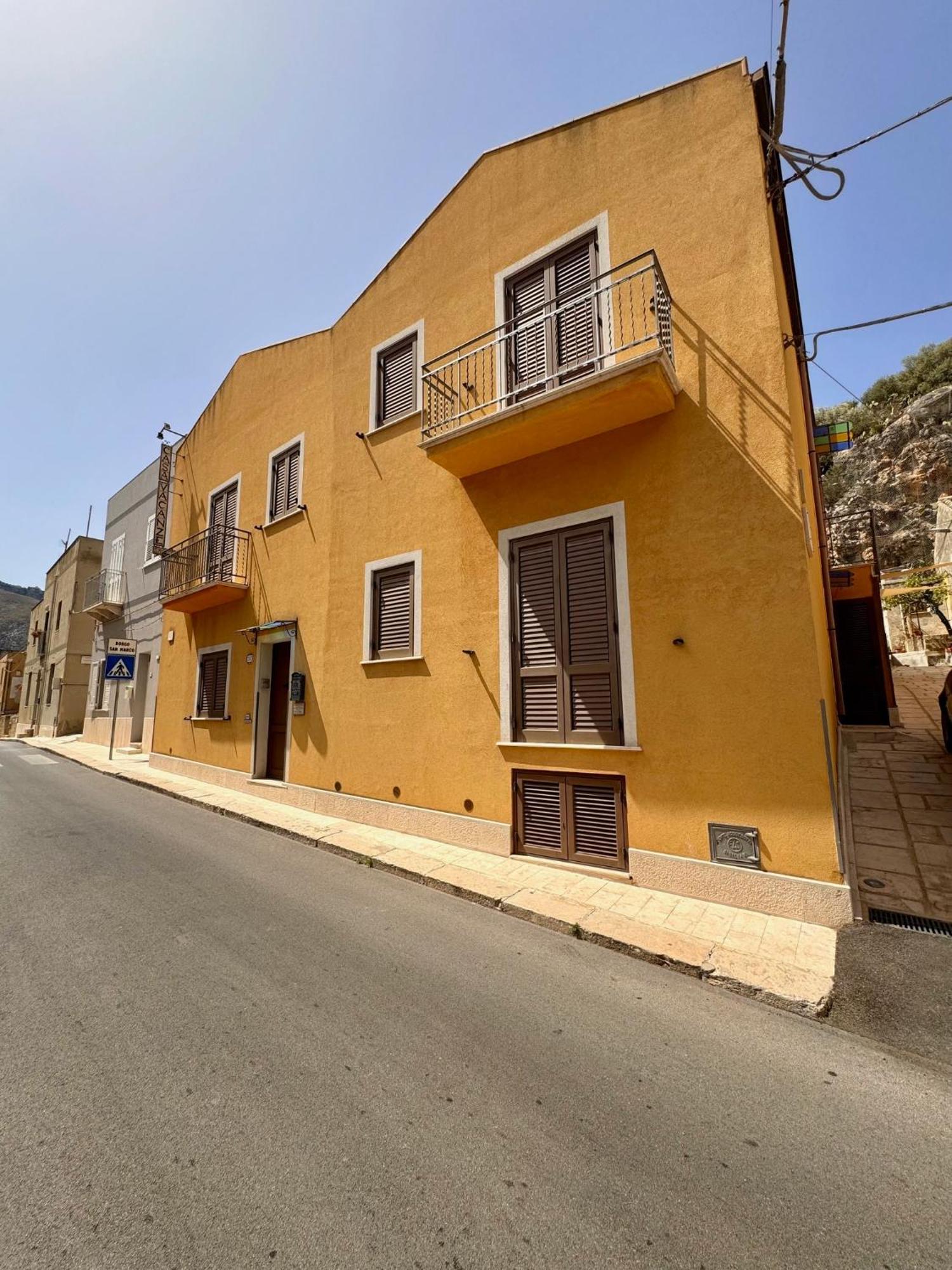 Casa Vacanze S. Marco Valderice Exterior foto