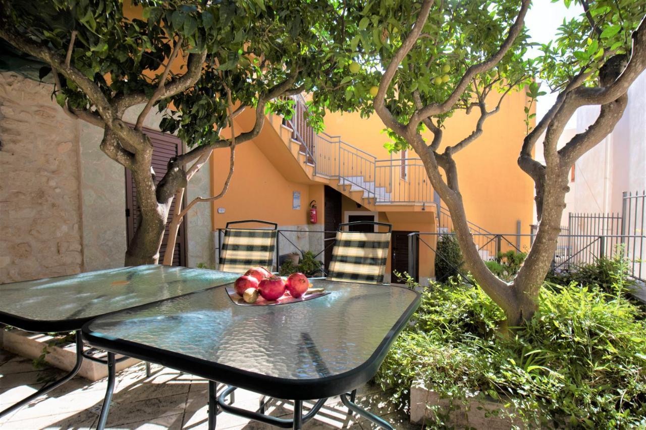Casa Vacanze S. Marco Valderice Exterior foto